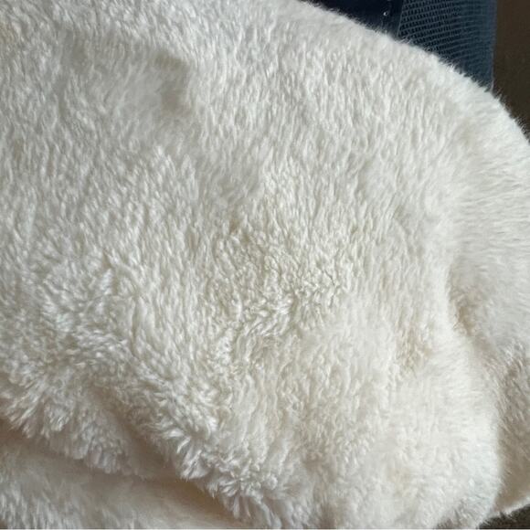 Pendleton Throw 50"x70" Jacquard - Picture 4 of 6